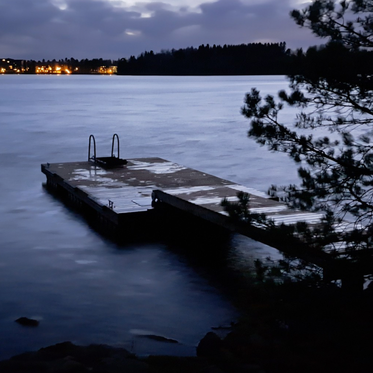 Laiturit talvikäytössä
