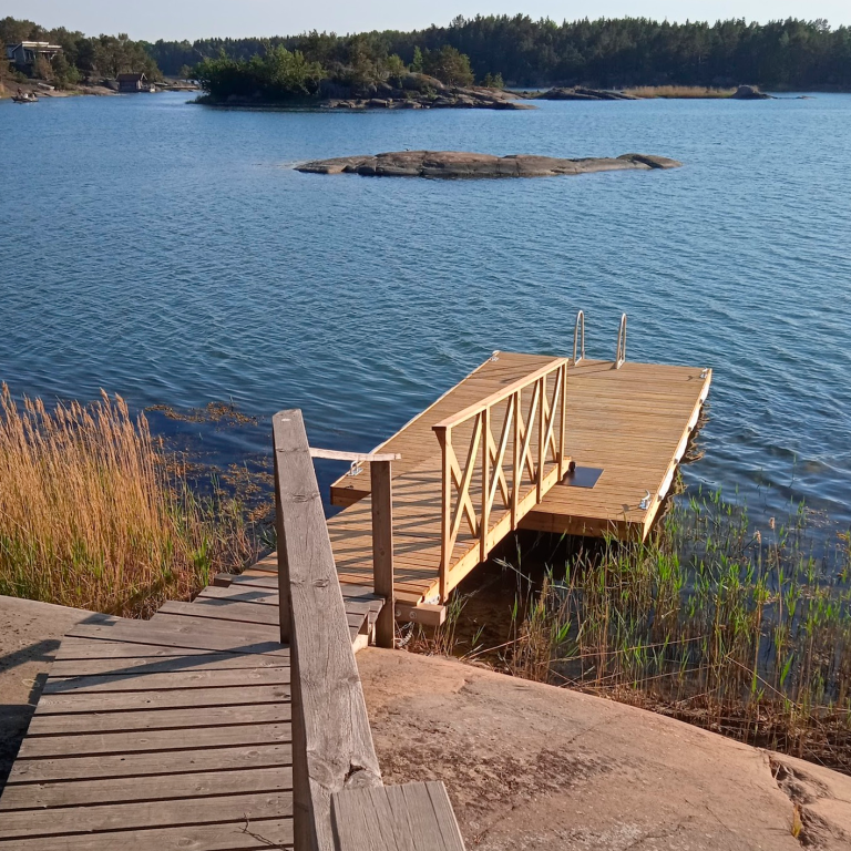 Kaunis kesäpäivä rannassa